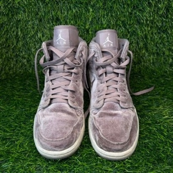 Jordan Shoes - Jordan 1 Mid SE Velvet Canyon Rust Womens Shoes Size 10.5 DQ8397-500